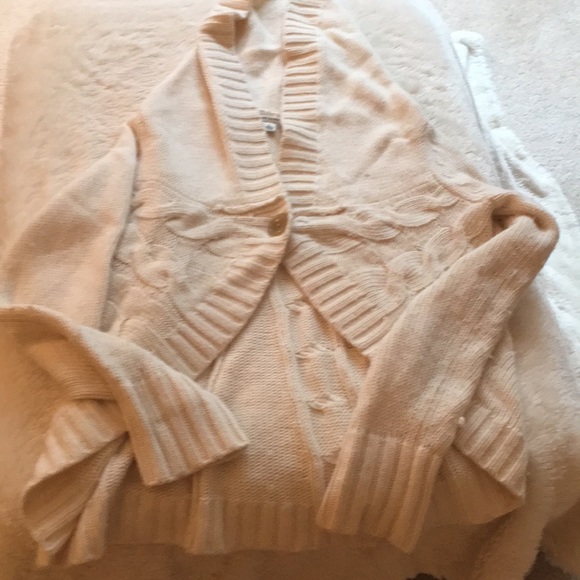Banana Republic cream sweater - Picture 3 of 5